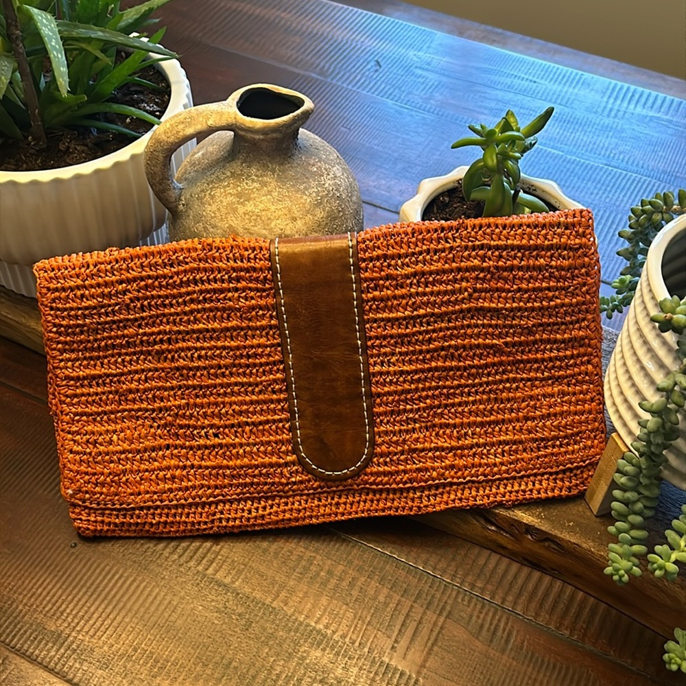 IBELIV Raffia and Leather Clutch